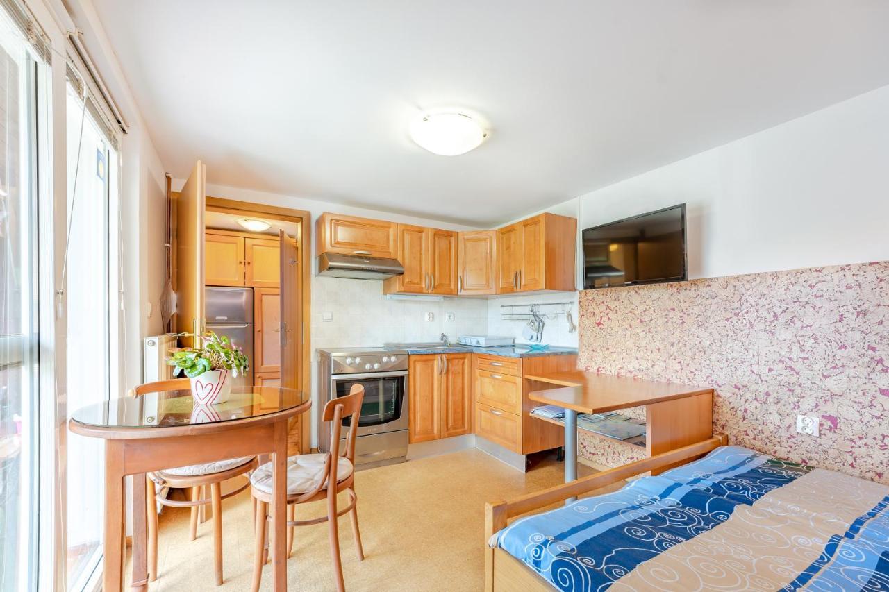 Fortun Estate - Apartmaji Ob Reki Kolpi 梅特利卡 外观 照片